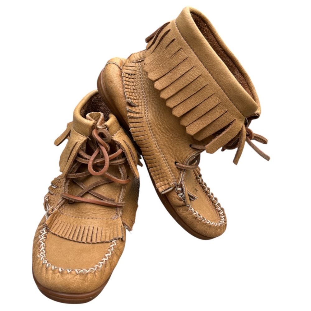 SoftMoc Women's Tan Moccasins with Fringe Detail Sz 6.5-7 - Picture 1 of 10